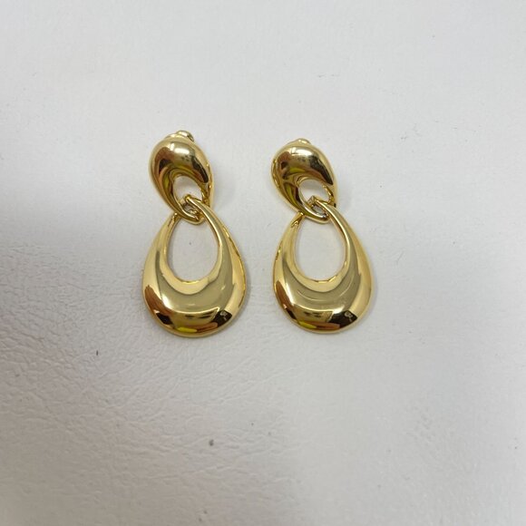 Trifari Jewelry - Vintage Trifari Gold Tone Drop Earrings Post Back Teardrop
